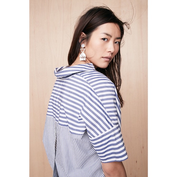Madewell Tops - Madewell • Courier Button-Back Shirt in Stripe Mix